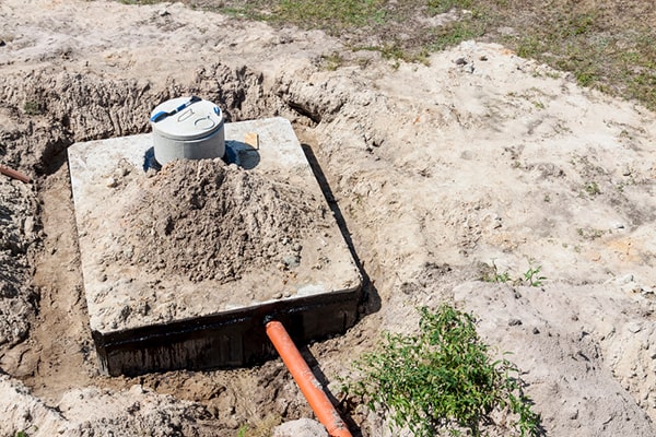 the cost of septic tank pumping varies depending on the size of the tank and the location, but it usually ranges from $300 to $500